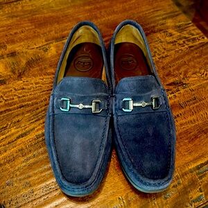 Men’s Peter Millar suede loafers in excellent condition